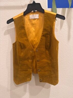 SUSUTSTOP Mustard Yellow Corduroy Button Vest